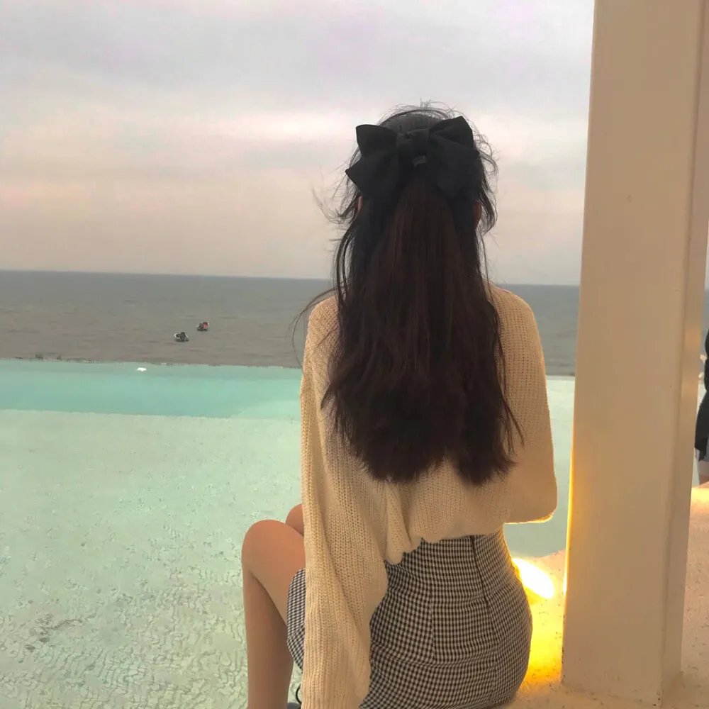 请以无名呼唤我海报